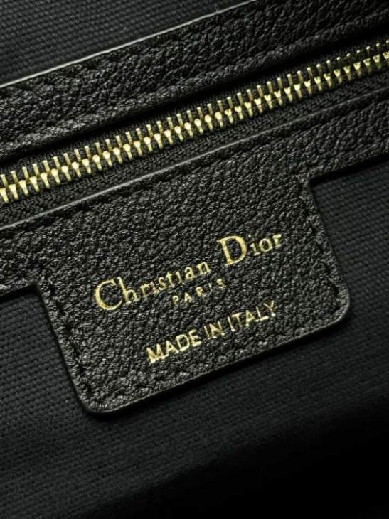 Picture of Dior Handbags _SKUfw239305935fw